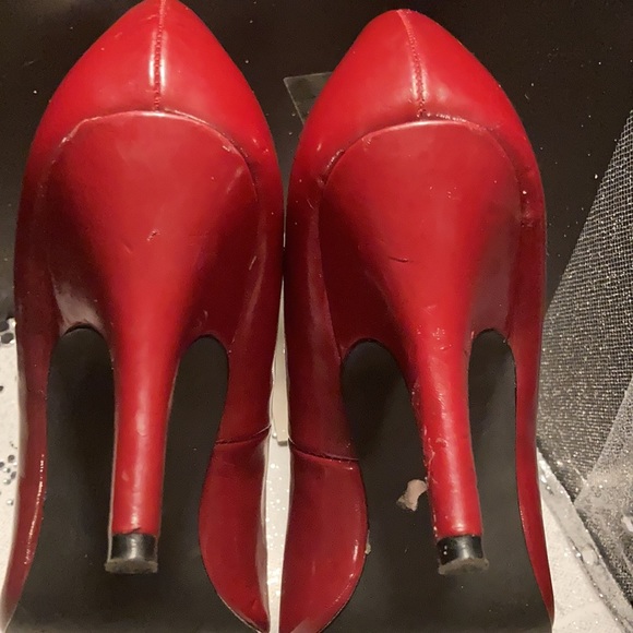 Kelly & Katie patent leather red high heels - Picture 8 of 16